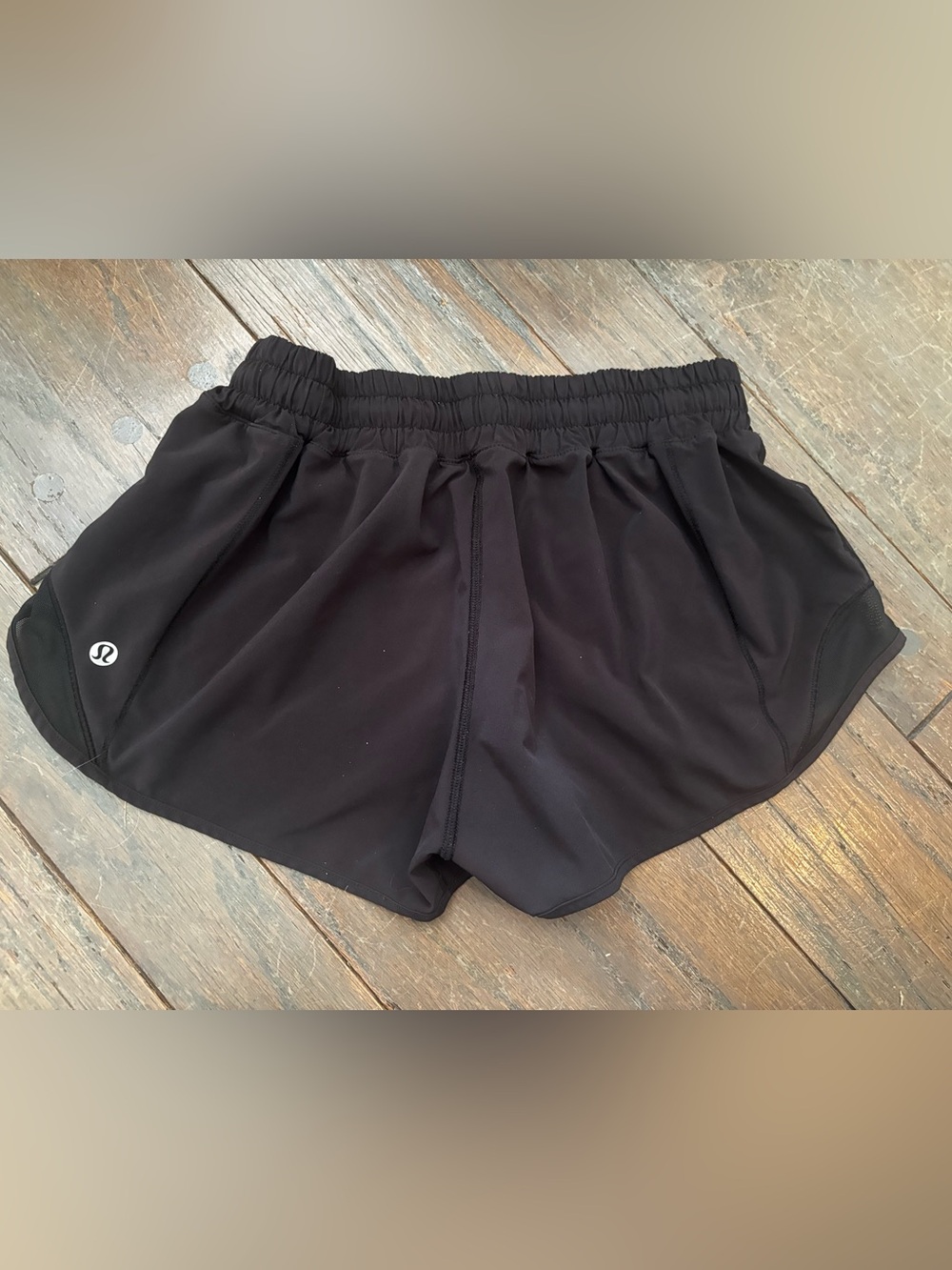Lululemon hotty hots black athletic shorts size 0